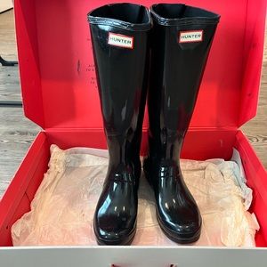 LIKE NEW Gently Used HUNTER RAINBOOTS